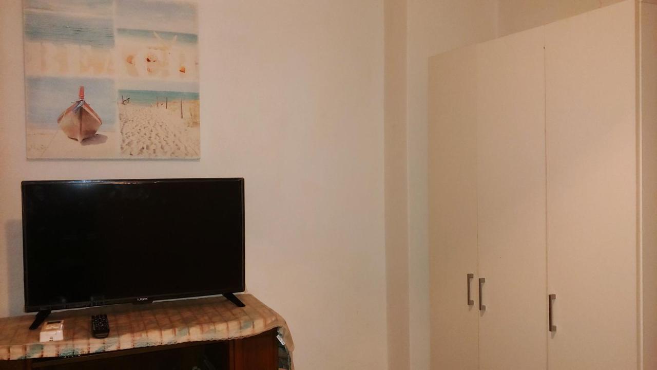 32 négyzetméteres, 1 hálószobás Apartman 1 fürdőszobával Pagrati területén Athén Kültér fotó