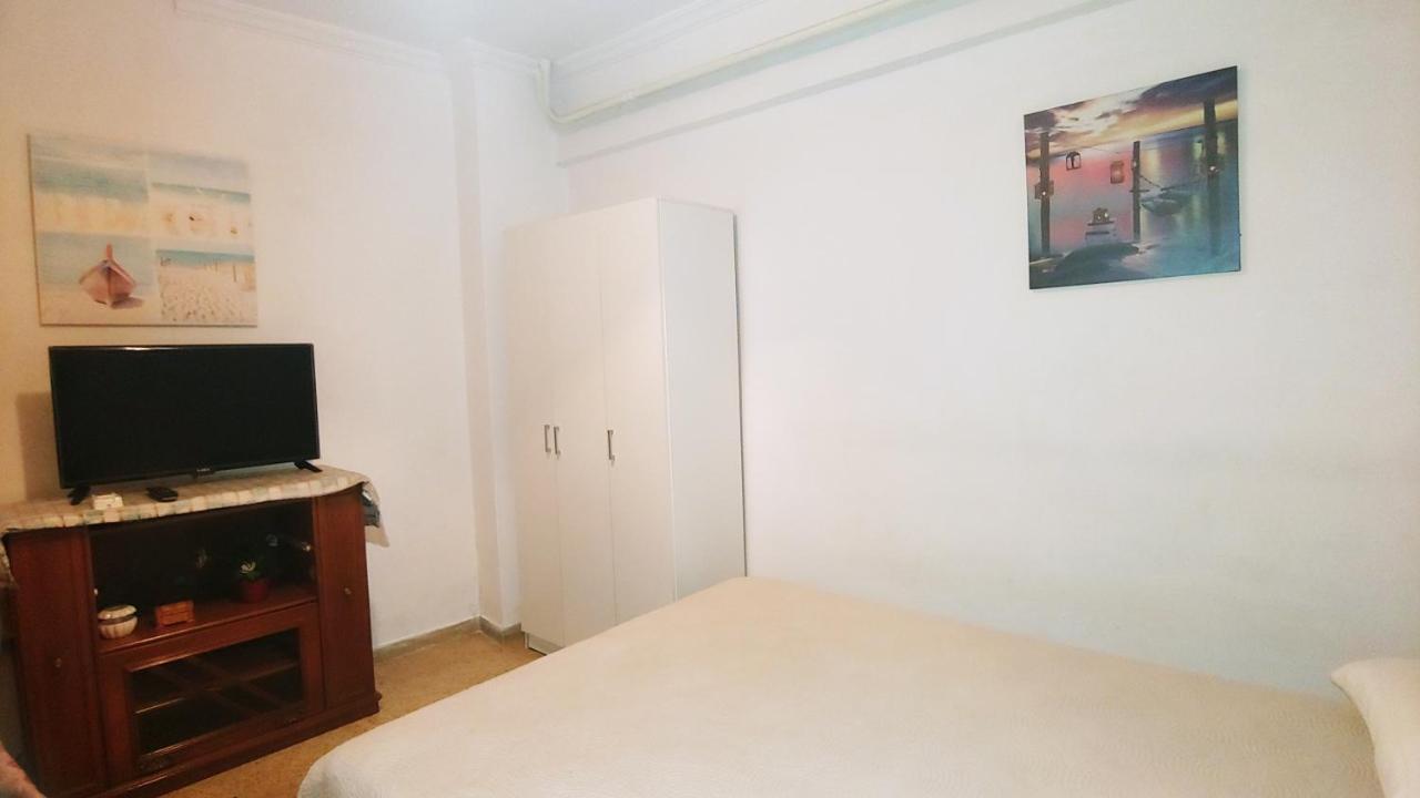 32 négyzetméteres, 1 hálószobás Apartman 1 fürdőszobával Pagrati területén Athén Kültér fotó
