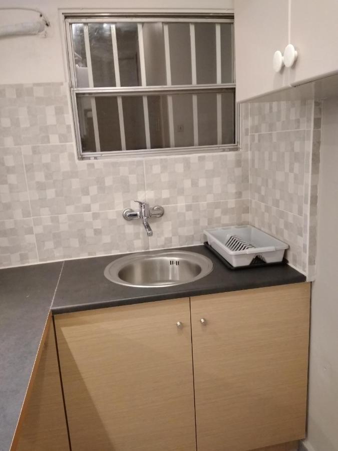32 négyzetméteres, 1 hálószobás Apartman 1 fürdőszobával Pagrati területén Athén Kültér fotó