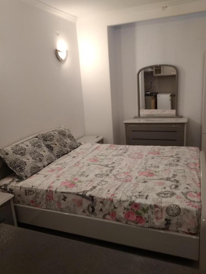 32 négyzetméteres, 1 hálószobás Apartman 1 fürdőszobával Pagrati területén Athén Kültér fotó