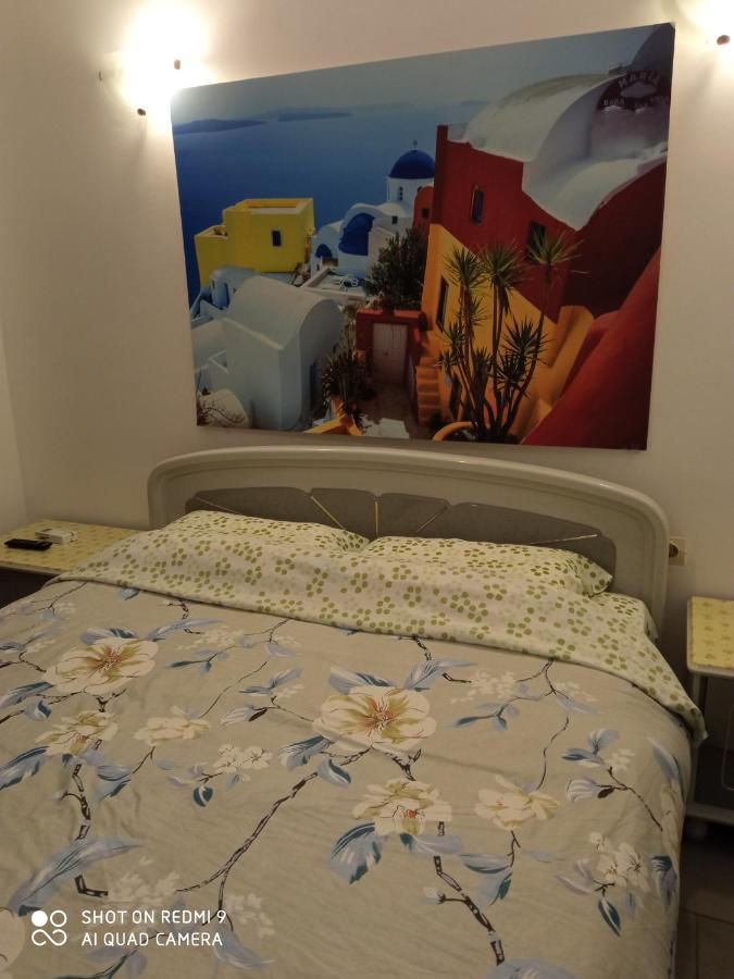 32 négyzetméteres, 1 hálószobás Apartman 1 fürdőszobával Pagrati területén Athén Kültér fotó