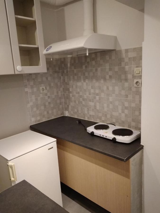 32 négyzetméteres, 1 hálószobás Apartman 1 fürdőszobával Pagrati területén Athén Kültér fotó