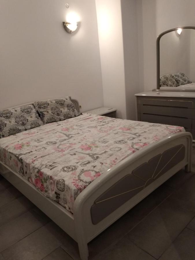 32 négyzetméteres, 1 hálószobás Apartman 1 fürdőszobával Pagrati területén Athén Kültér fotó