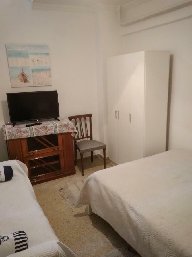 32 négyzetméteres, 1 hálószobás Apartman 1 fürdőszobával Pagrati területén Athén Kültér fotó