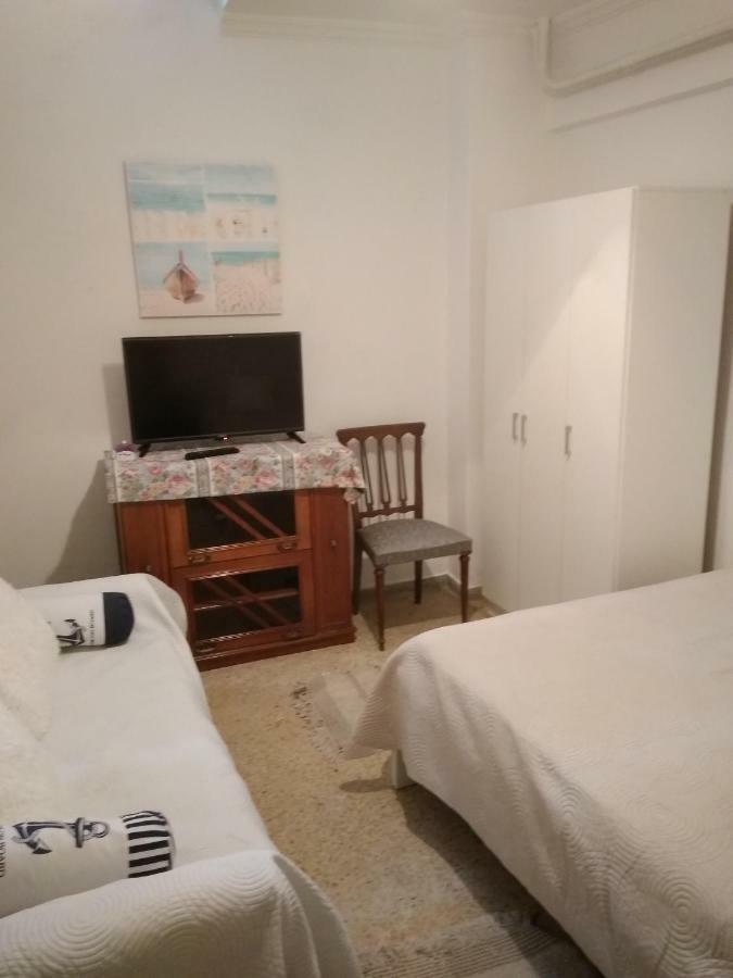 32 négyzetméteres, 1 hálószobás Apartman 1 fürdőszobával Pagrati területén Athén Kültér fotó